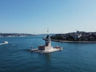 istanbulun simgelerinden kız kulesi